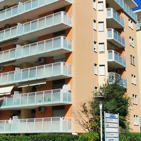 Seaside Bliss Modern Comfort With Sea View 아파트